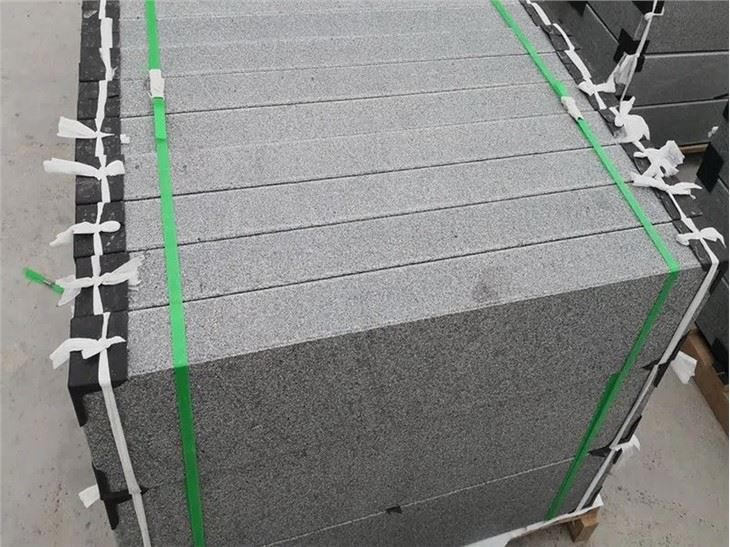 Padang Dark Granite Kerbstone