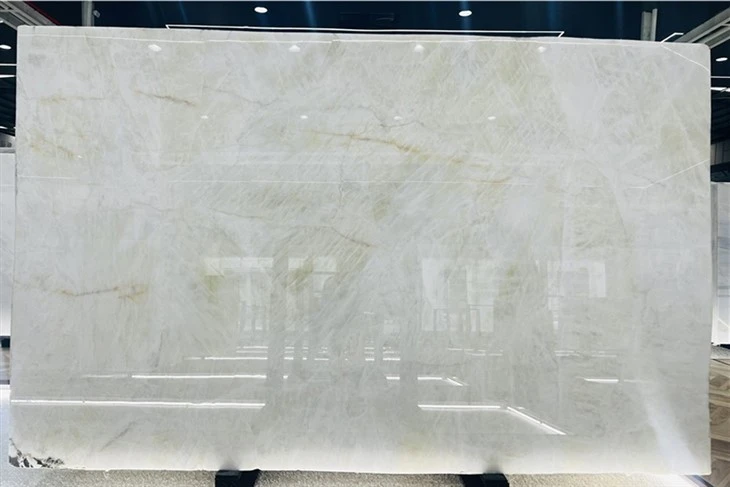 White Cristallo Quartzite Extreme Slab
